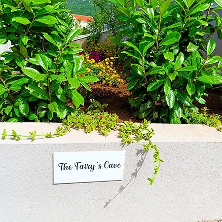 The Fairy's Cave - Free Parking