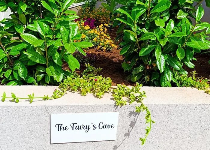 The Fairy's Cave - Free Parking